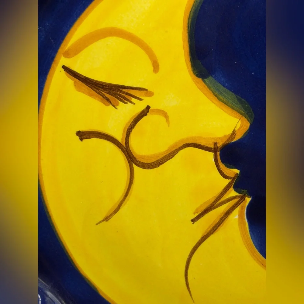 Vietri Hand Painted Italian Pottery Celestial Resting Moon Scalloped Edge Plate